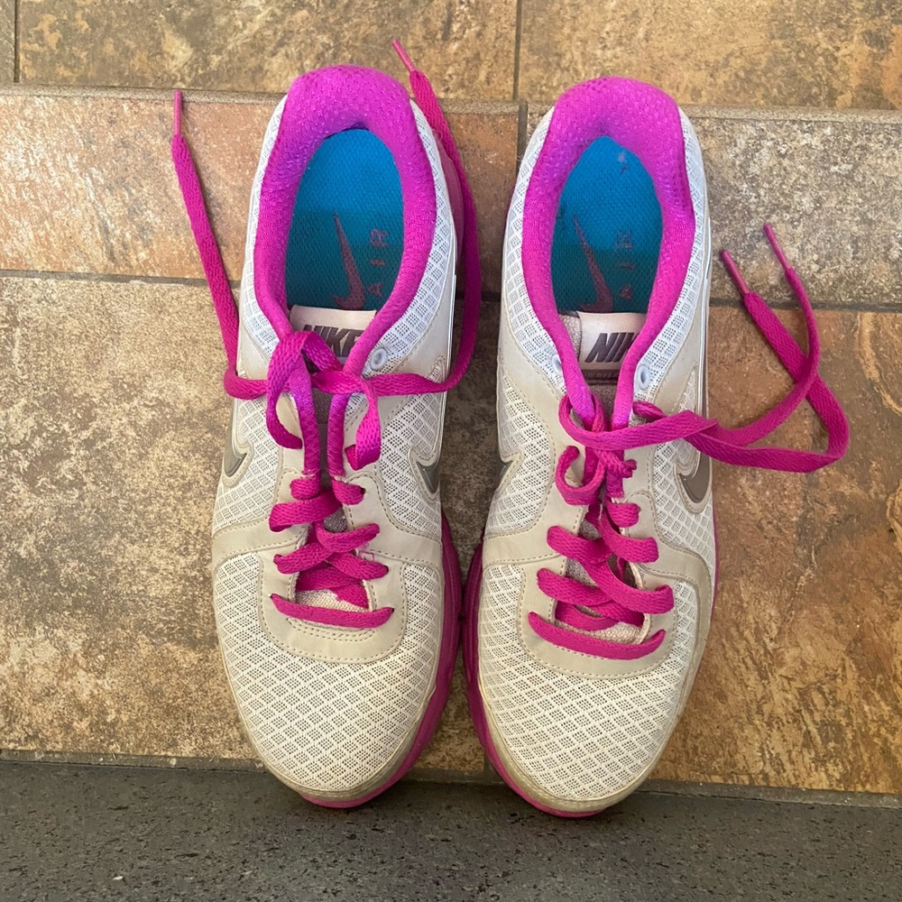 Nike tennis shoes